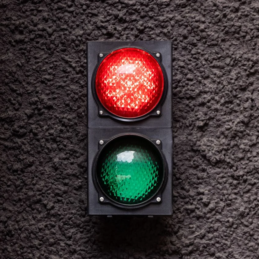 Semaforo Apollo Plast installato a muro